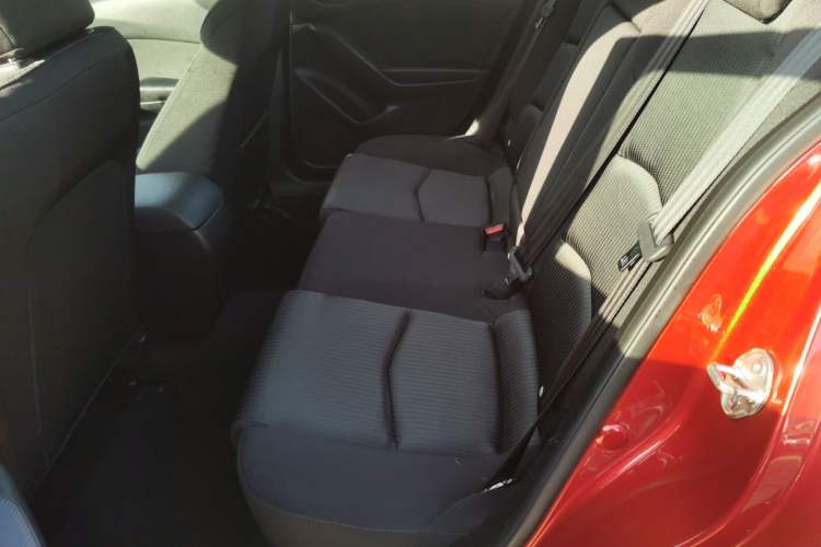 Used Mazda Mazda 3 Axela 2014 Sedan 1.5L Automatic Luxury Model