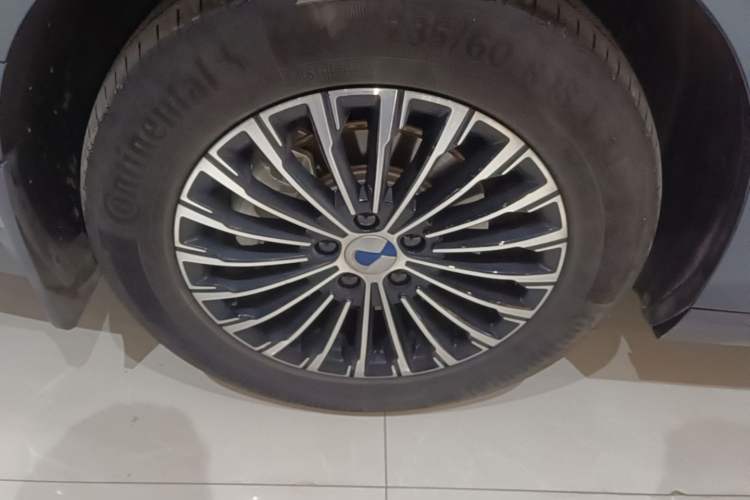 Used Denza D9 2022 DM-i 970 Four-Wheel Drive Prestige Model