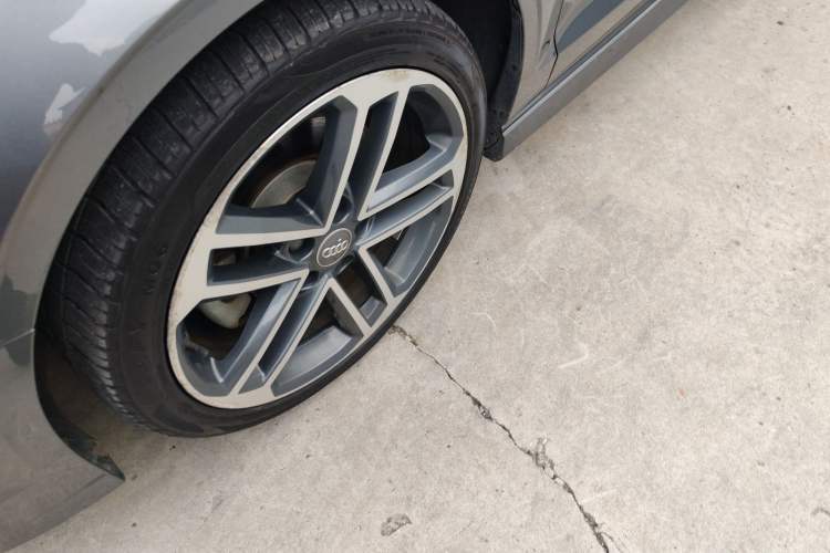 Used Audi A3 2020 Limousine 40 TFSI Sporty Version China VI Left Front Wheel Hub