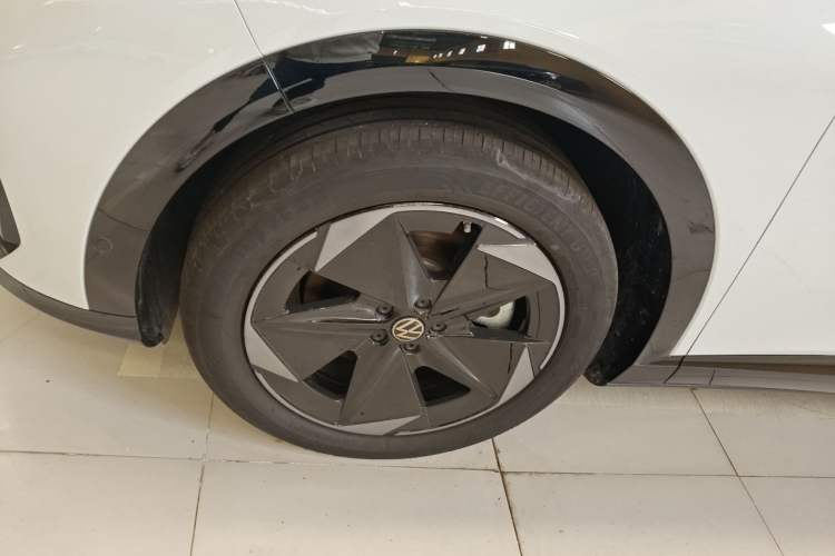 Used Volkswagen ID.UNYX 2024 Revised Pro Long-Range Version Left Front Wheel Hub