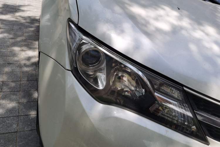 Used Toyota RAV4 2015 2.0L CVT Two-Wheel Drive Fashion Edition