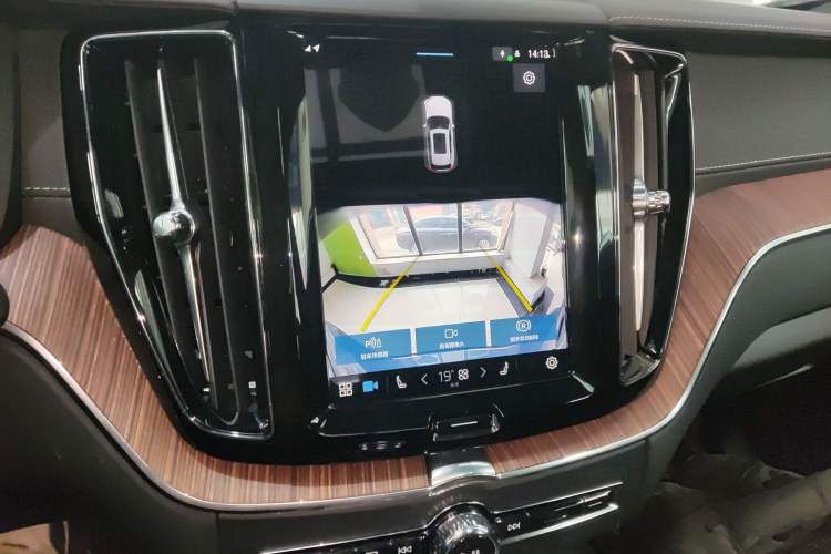 Used Volvo XC60 2025 B5 Four-Wheel Drive Smart & Advanced Luxury Edition