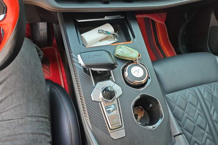 Used CHANGAN UNI-K iDD 2022 Blue Whale iDD 130km 1.5T Excellence Model