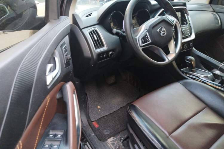 Used JMC Yusheng S350 2016 2.0T Automatic All-Wheel Drive Gasoline Ultra-Luxury 5-Seater
