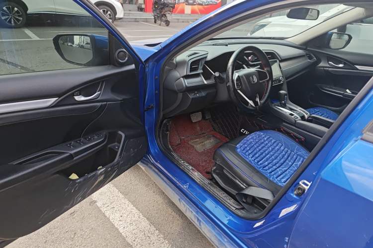 Used Honda Civic 2016 220TURBO CVT Luxury Edition
