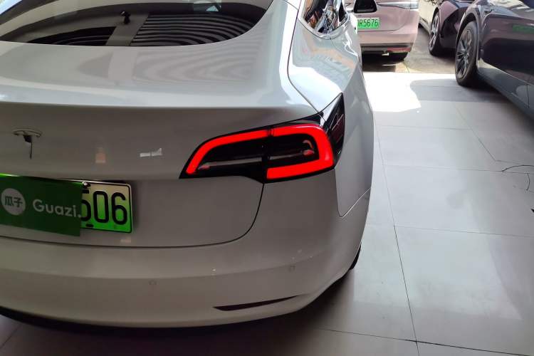 Used Tesla Model 3 2019 Standard Range Rear-Wheel Drive Upgraded Version (52 kWh) Right Rear Taillight