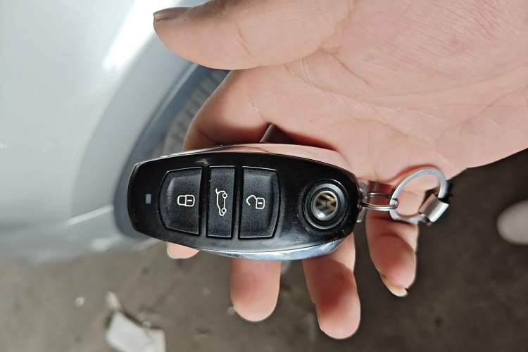 Used Volkswagen Touareg 2011 3.0 TSI Hybrid Vehicle Key