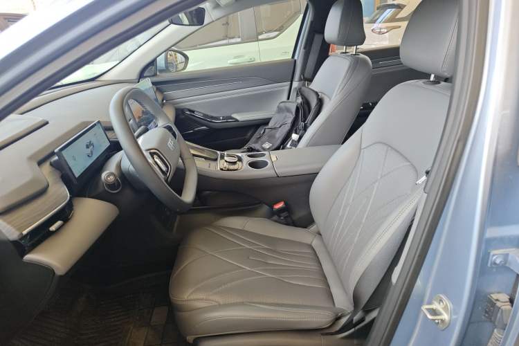 Used Geely Galaxy L6 2025 EM-i 140km Starship Edition
