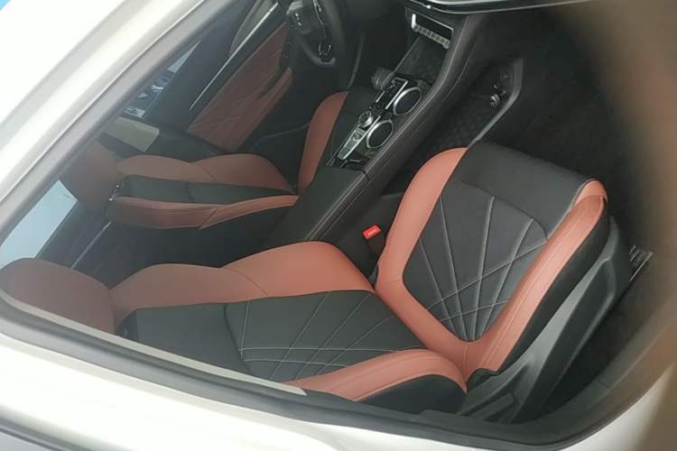Used CHANGAN Eado 2023 Changan Edition PLUS Blue Whale NE 1.4T GDI DCT Prestige Version
