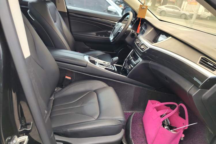 Used Geely Auto Emgrand GT 2015 2.4L Comfort Model
