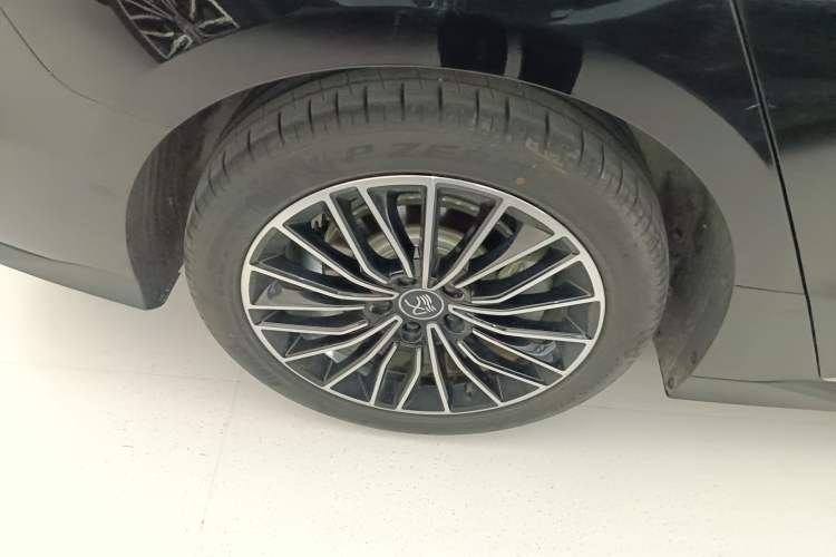 Used BYD Han 2025 DM-i Intelligent Driving Edition 125KM LiDAR Flagship Model
