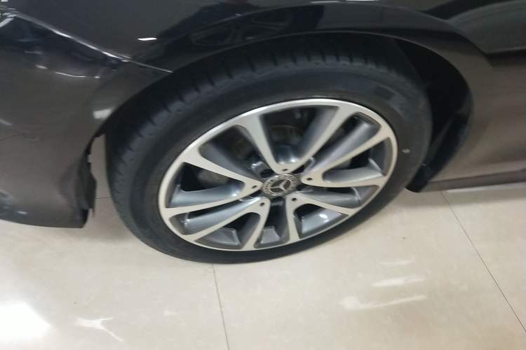 Used Mercedes-Benz E-Class 2018 Facelift E 300 L Luxury Edition
