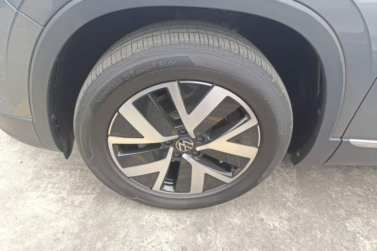 Used Volkswagen Tayron 2023 300TSI Two-Wheel-Drive Luxury Plus Advanced Edition Exterior 4