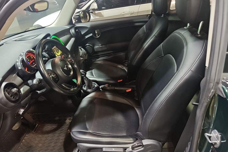 Used MINI 2014 1.5T COOPER Fun
