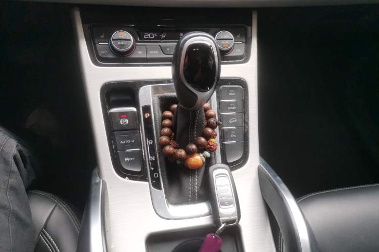 Used Geely Auto Emgrand X7 Sport 2018 1.8TD Automatic Two-Wheel Drive Smart Connect 4G Internet Edition