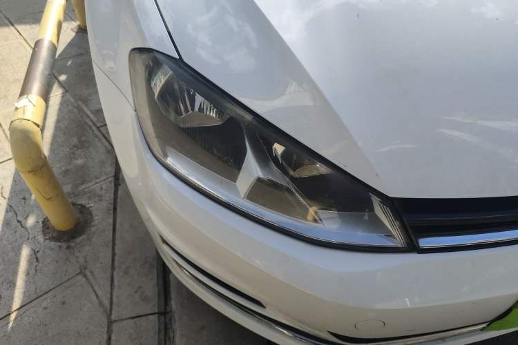 Used Volkswagen Golf 2014 1.4TSI Automatic Comfort Model Right Front Headlight