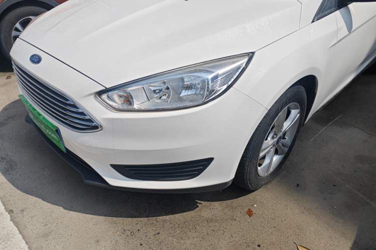 Used Ford Focus 2018 Sedan Classic 1.6L Manual Comfort Plus SmartDrive Edition Left Front Headlight