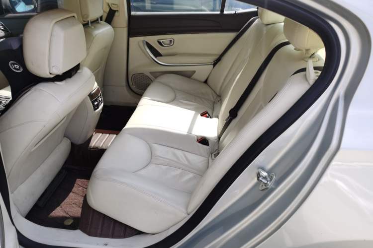 Used Roewe e950 2016 1.4T Luxury Edition Left Rear Seat