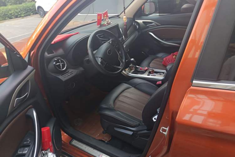 Used BYD Song 2017 Gaishe Upgrade Edition 1.5TID Automatic Elite Model Left Front Seat