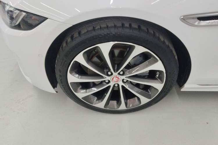 Used Jaguar XEL 2020 2.0T 200 PS R-DYNAMIC S Advanced Sport Edition Left Front Wheel Hub