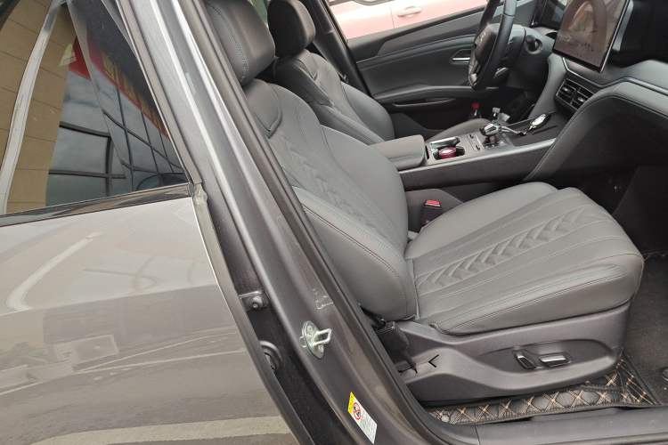 Used BYD Song L DM-i 2025 Intelligent Driving Version 160 km Beyond-Range Type
