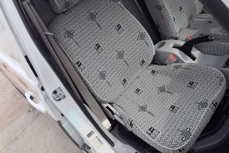 Used Jinbei New Hiace S 2023 1.5L Wealth Edition Van 2/5-Seater Air-Conditioned Model SWC15M Right Front Seat