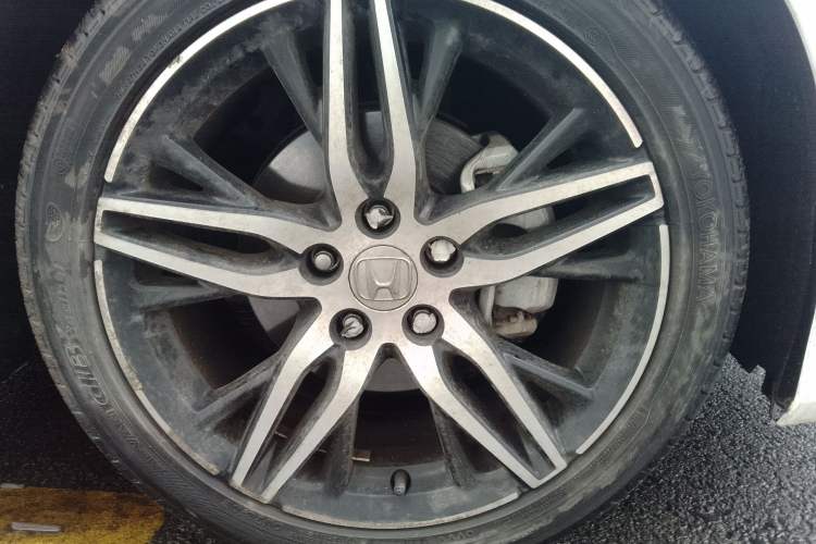 Used Honda Accord 2022 260TURBO Phantom Night · Prestige Edition Right Front Wheel Hub