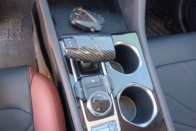 Used CHANGAN Eado 2024 PLUS Blue Whale NE 1.4T GDI DCT High-Energy Edition Gear Lever