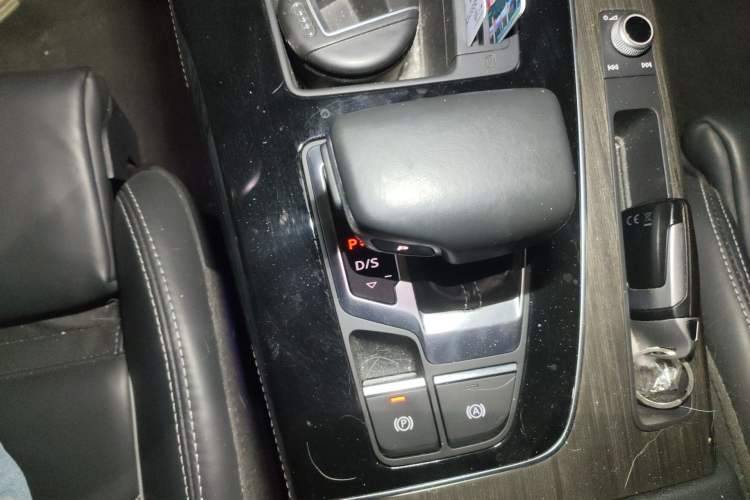Used Audi Q5L 2022 Updated 45T Prestige Dynamic Edition Gear Lever