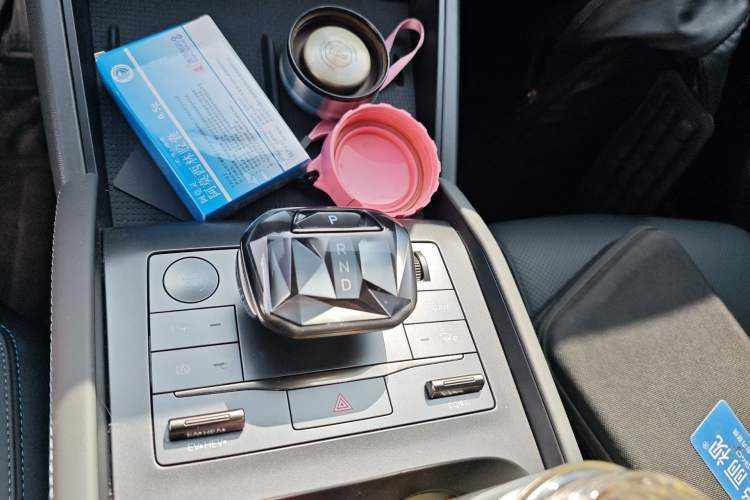 Used BYD Qin L 2025 DM-i Smart Drive 80KM Leading Model Gear Lever