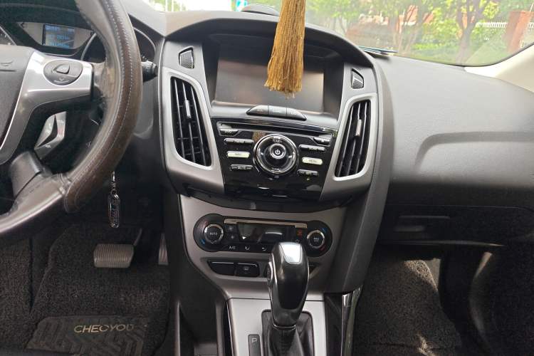 Used Ford Focus 2012 Hatchback 1.6L Automatic Fashion Edition
