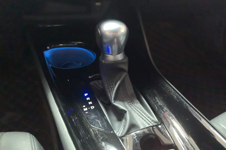 Used Toyota IZOA 2020 2.0L Yichi Version