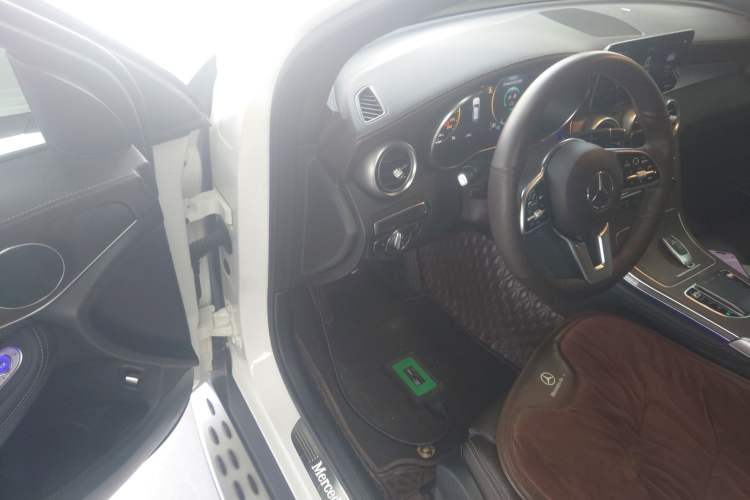 Used Mercedes-Benz GLC 2020 Facelift GLC 300 L 4MATIC Dynamic Edition
