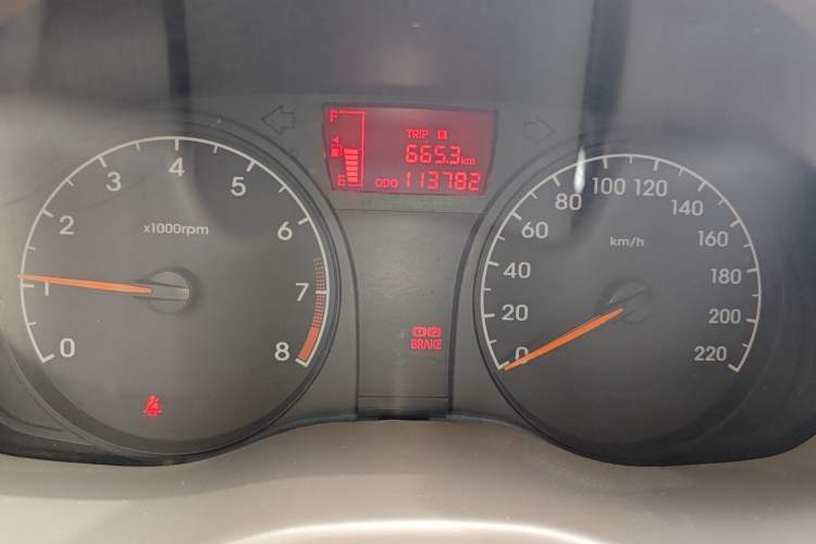Used Hyundai Verna (older generation) 2010 Sedan 1.4L Manual Comfort GS Instrument Cluster
