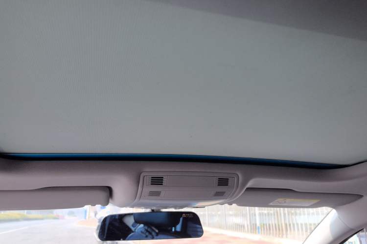 Used Volkswagen Magotan 2018 330TSI DSG Luxury Model Headliner