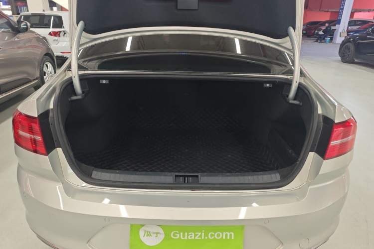 Used Volkswagen Magotan 2018 330TSI DSG Luxury Model
