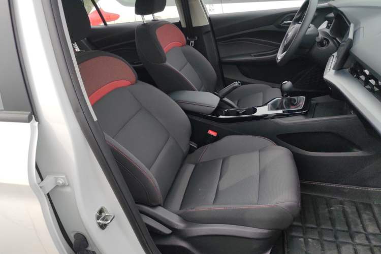 Used MG 5 2023 180 DVVT Manual Fashion Edition Right Front Seat