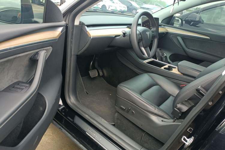 Used Tesla Model Y 2021 Standard Range Rear-Wheel Drive Version Driver Seat