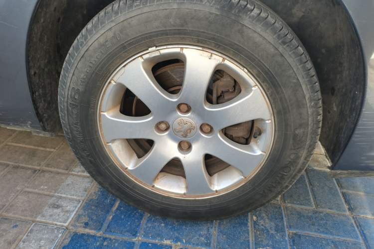 Used Peugeot 307 2010 Sedan 1.6L Automatic Comfort Edition Right Front Wheel Hub