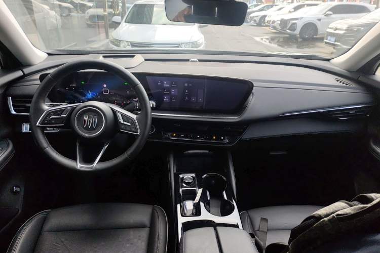 Used Buick Envision 2024 Encore Plus 28T Two-Wheel Drive Luxury Edition Center Console