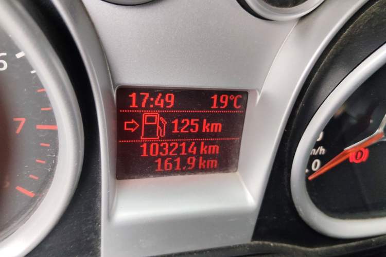 Used Ford Focus 2013 Hatchback Classic 1.8L Manual Base Model Odometer Close Up