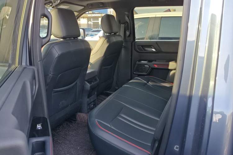 Used JMC DaDao 2024 Gantaner 2.3T Diesel Automatic 4x4 Boundless Edition
