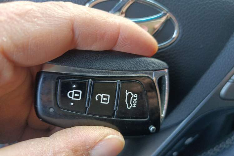 Used Hyundai Santa Fe Classic 2013 3.0L 4x4 Premium Edition 7-Seater Euro IV