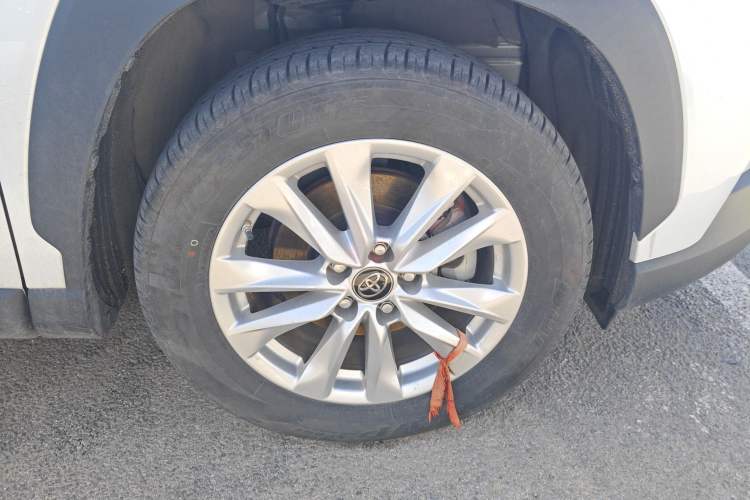 Used Toyota Corolla Cross 2023 2.0L Pioneer Edition Right Front Wheel Hub