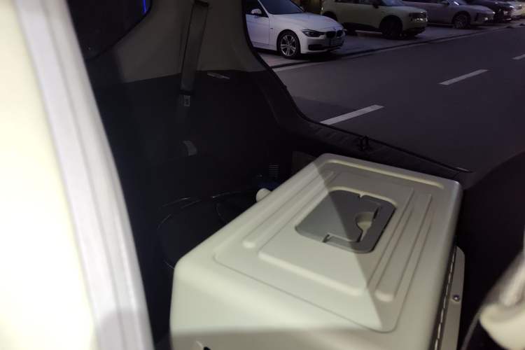 Used Wuling Hongguang MINIEV 2022 Macaron-Color Edition Lithium Iron Phosphate Left Rear Seat