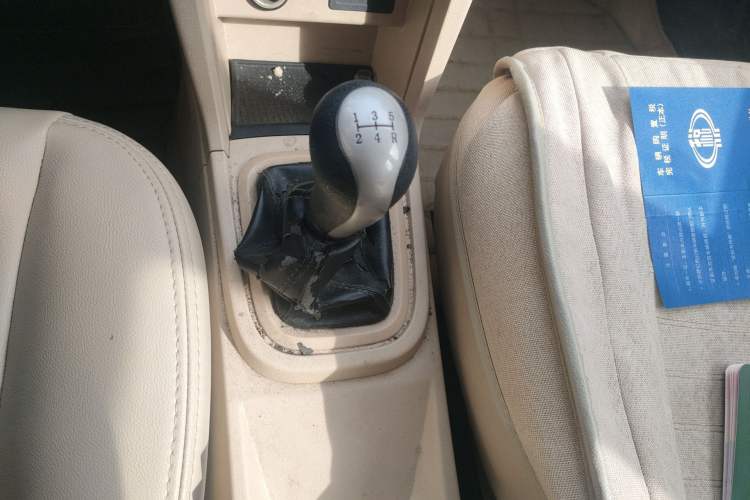 Used Chery Fengyun 2 2013 Hatchback 1.5L Manual Ruiyi Edition Gear Lever