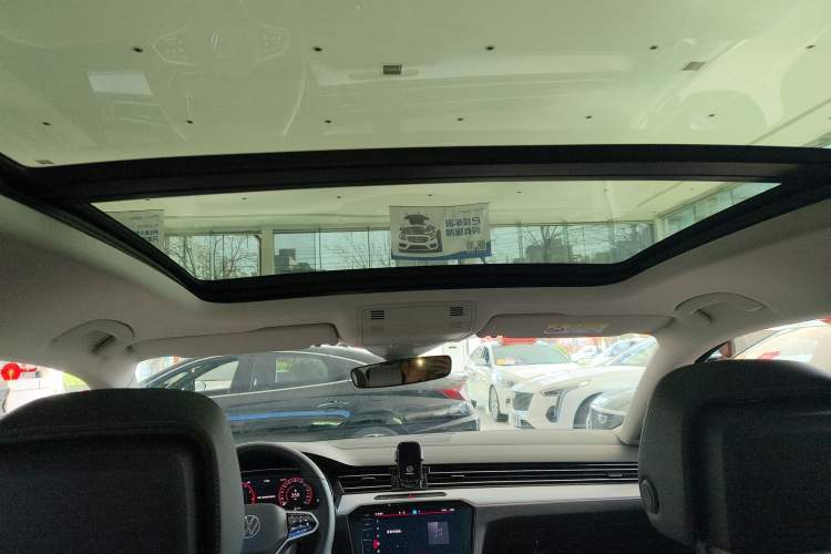 Used Volkswagen Magotan 2025 Revised Version Zhongxiang Edition 330TSI DSG Luxury Trim