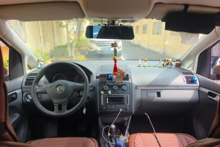 Used Volkswagen Touran 2015 1.4T DSG Comfort Edition 5 Seats Center Console