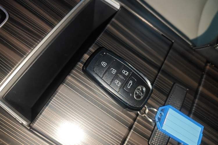 Used Toyota Sienna 2024 2.5L Hybrid Prestige Deluxe Edition