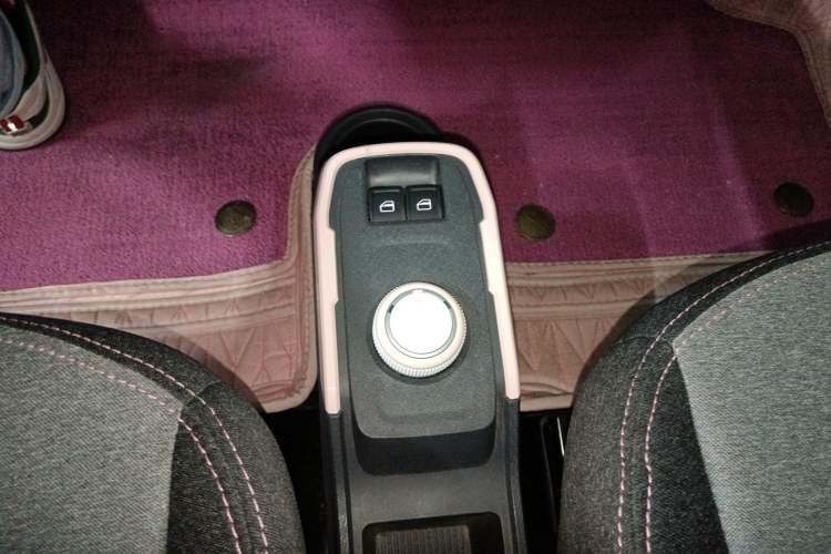 Used Chery QQ Ice Cream 2022 120km Conical Shape Lithium Iron Phosphate
